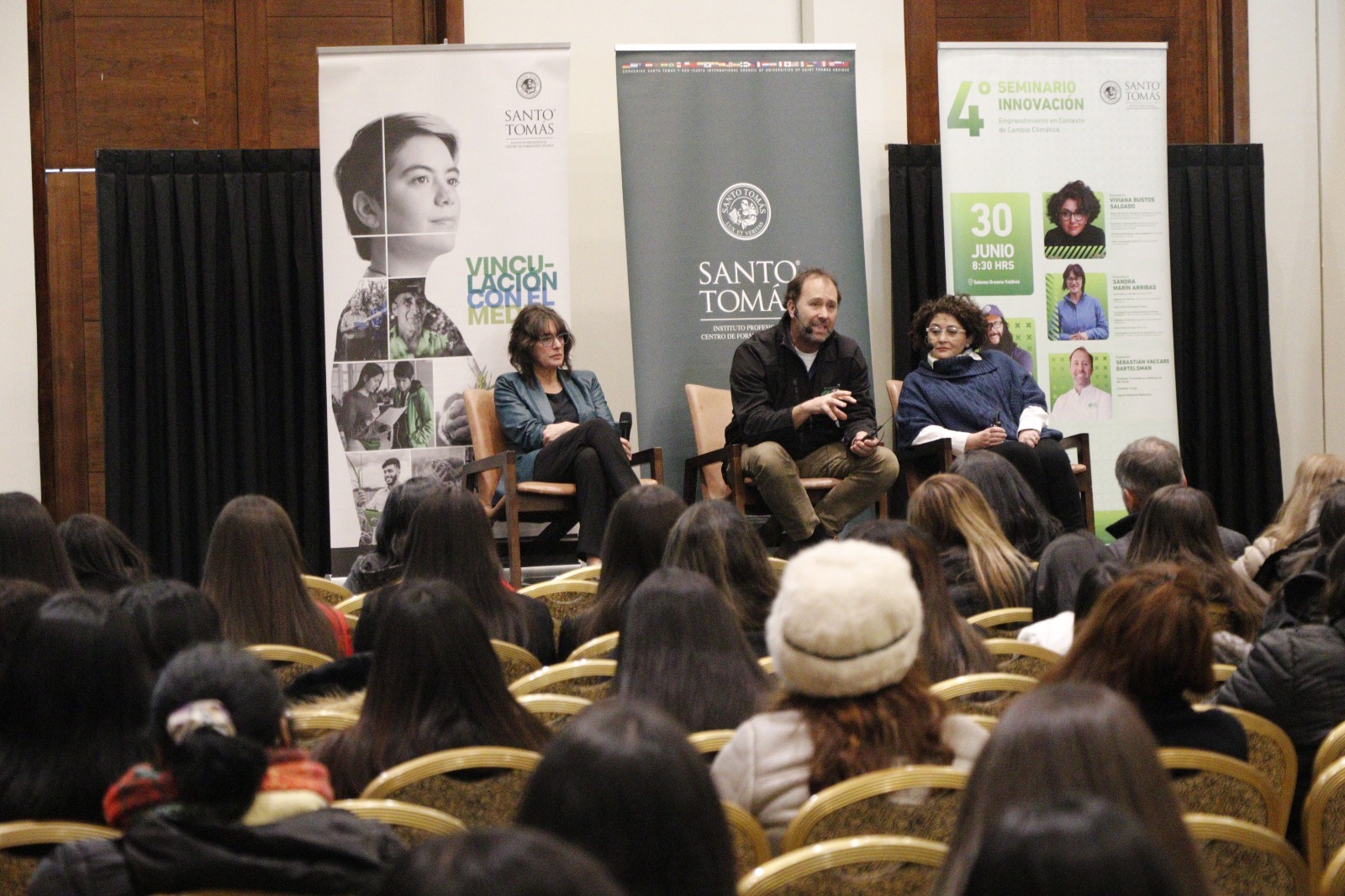 Directora Programa Cero Huella participa en seminario sobre innovación y emprendimiento del Instituto Profesional Santo Tomás